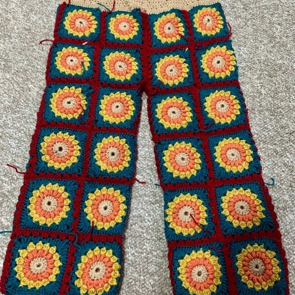 Granny square vintage style crochet pants and top - Picture 2 of 8